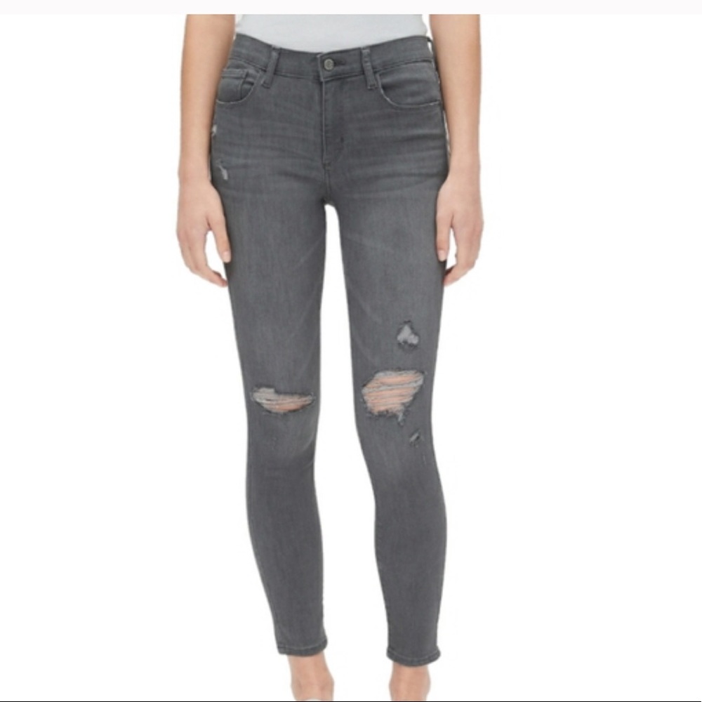 GAP Distressed Skinny Jegging